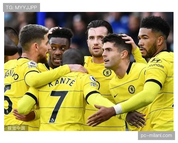 从黑马奇兵到切尔西中场核心：坎特的生涯转折